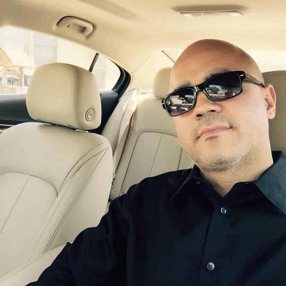 Meet your Posher, Rodolfo - Picture 2 of 7